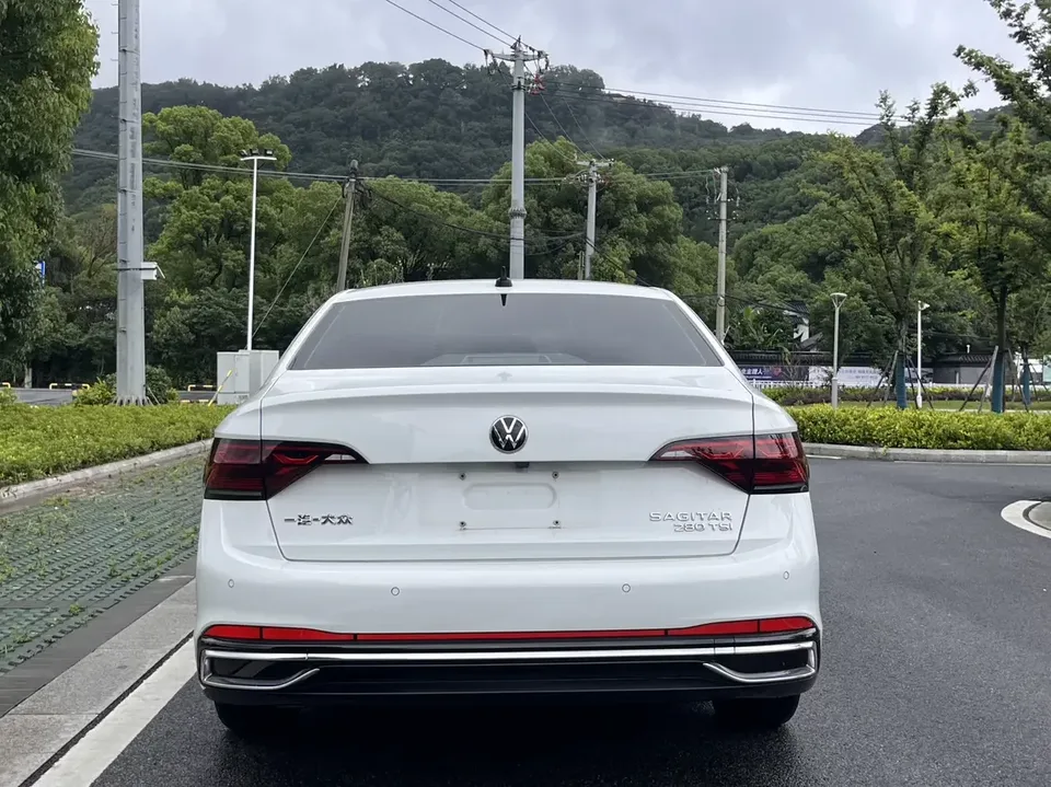 Volkswagen Sagitar Sagitar 2023 280TSI DSG Beyond Edition Plus 2022 — thumbnail 2