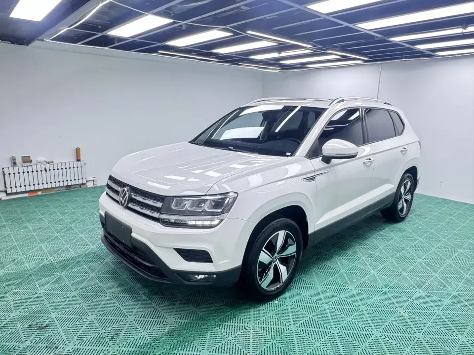 Volkswagen Tharu tuyue 2022 280TSI 2WD Deluxe Edition 2022 — photo 1, buy with delivery to Moscow