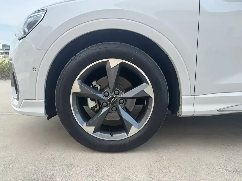 Audi Q3 Audi Q3 2023 35 TFSI Stylish Dynamic 2023 — thumbnail 3