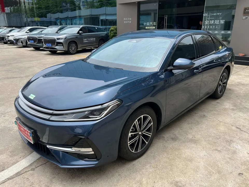 Geely Galaxy A7 EM Galaxy A7 EM 2025 70km Luxury Edition 2025 — photo 1, buy with delivery to Moscow