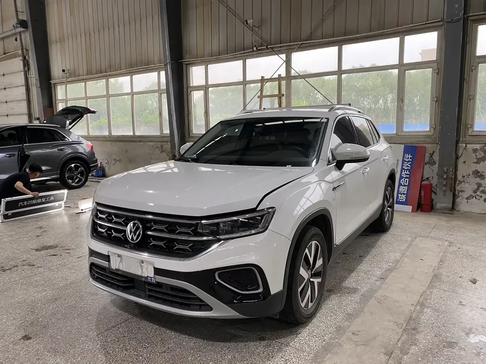 Volkswagen Tayron Tanyue 2023 280TSI 2WD Luxury Plus Advanced Edition 2023 — photo 1, buy with delivery to Moscow