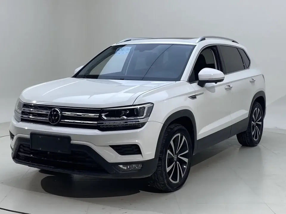 Volkswagen Tharu tuyue 2022 280TSI 2WD Deluxe Edition 2023 — photo 1, buy with delivery to Moscow