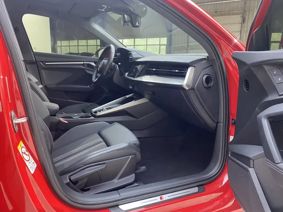 Audi A3 Audi A3 2022 Sportback 35 TFSI Stylish and sporty 2022 — thumbnail 4