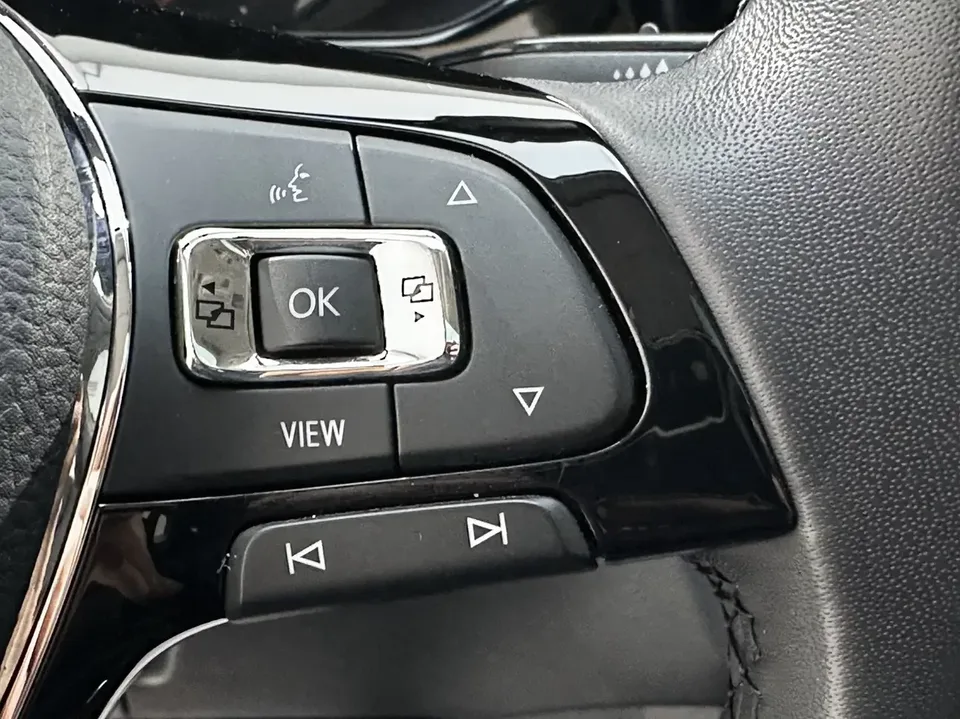 Volkswagen Tharu tuyue 2021 280TSI 2WD Deluxe Edition 2022 — thumbnail 3