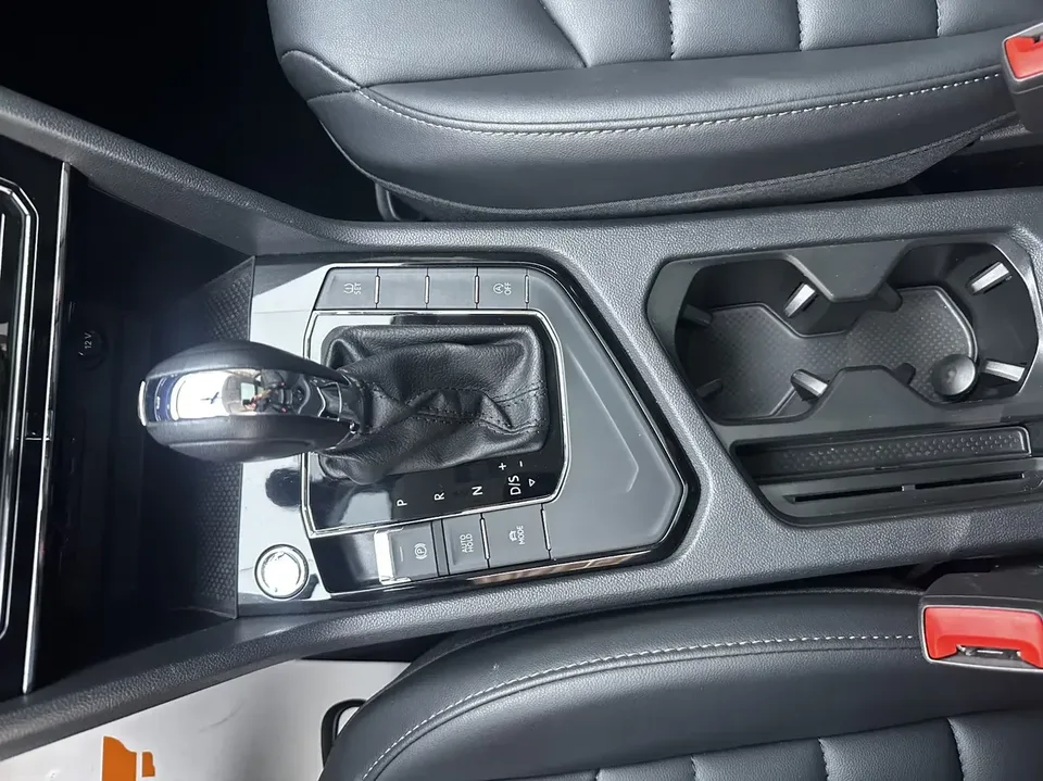 Volkswagen Tharu tuyue 2021 280TSI 2WD Deluxe Edition 2022 — thumbnail 5