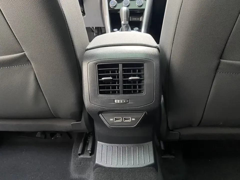 Volkswagen T-Roc TANG 2022 280TSI DSG 2WD R-Line Pro PLUS 2022 — миниатюра 4