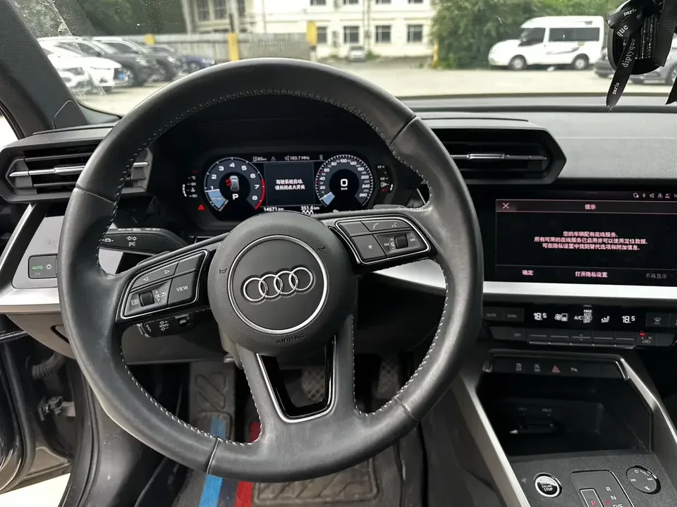 Audi A3 Audi A3 2022 Sportback 35 TFSI Stylish and sporty 2022 — thumbnail 4