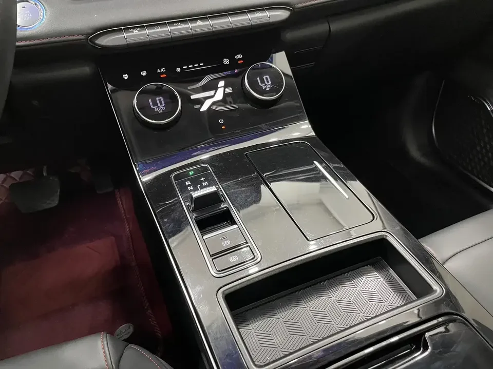 Exeed LX Chasing the stars 2022 Riding the Wind and Waves Edition 1.5T CVT Yufengxing Edition 2022 — миниатюра 4