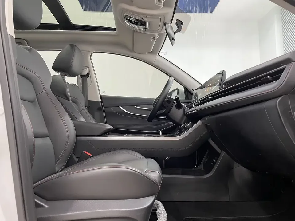 Exeed LX Chasing the stars 2022 Riding the Wind and Waves Edition 1.5T CVT Yufengxing Edition 2022 — миниатюра 5