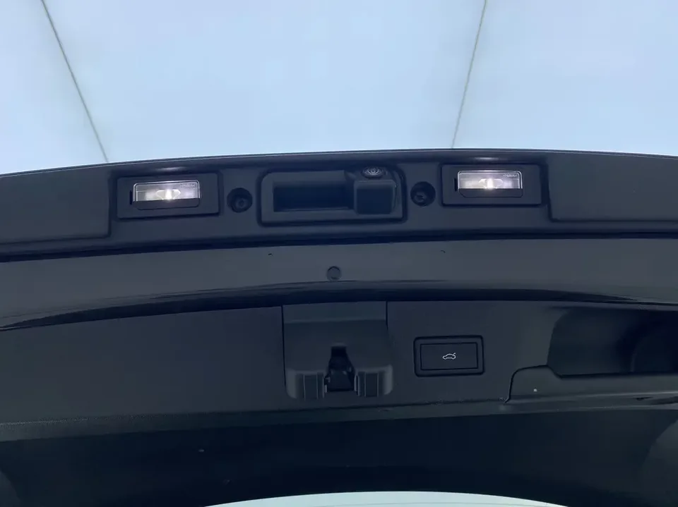 Volkswagen Lamando Lingdu 2022 Lingdu L 280TSI DSG Cool Edition 2022 — thumbnail 3