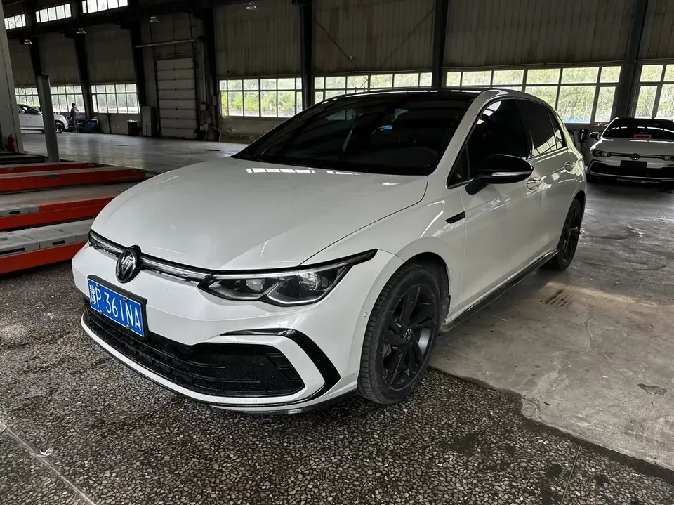 Volkswagen Golf golf 2023 280TSI DSG R-Line Lite 2023 — photo 1, buy with delivery to Moscow