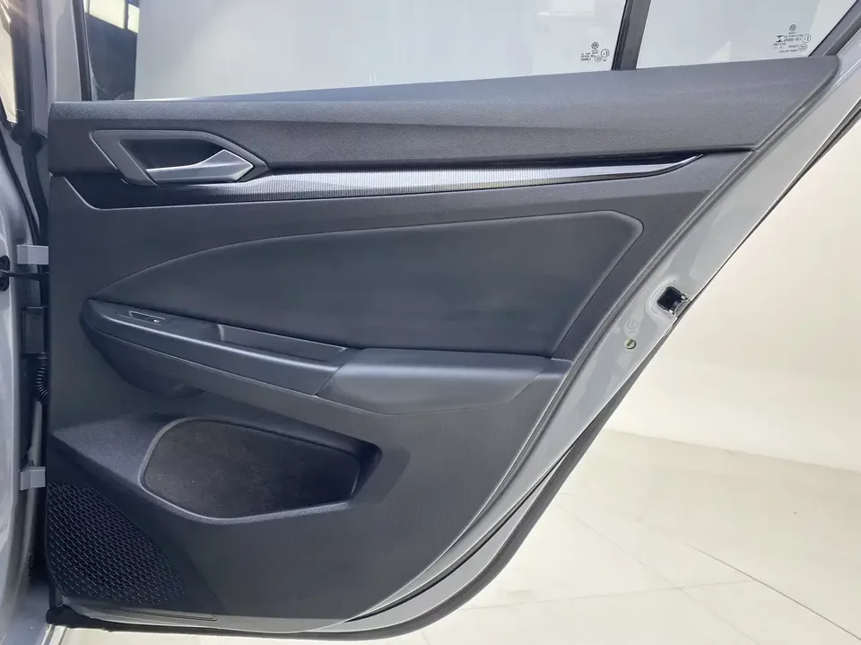 Volkswagen Golf golf 2023 280TSI DSG R-Line Lite 2023 — thumbnail 3