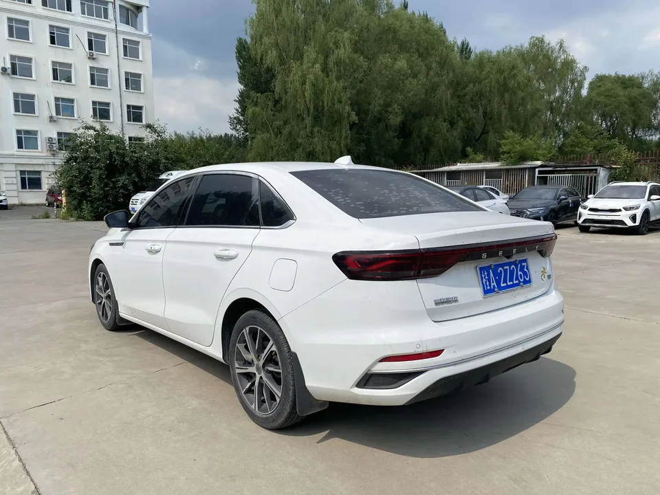 Geely Emgrand emgrand 2022 4th generation 1.5L CVT flagship model 2022 — thumbnail 4