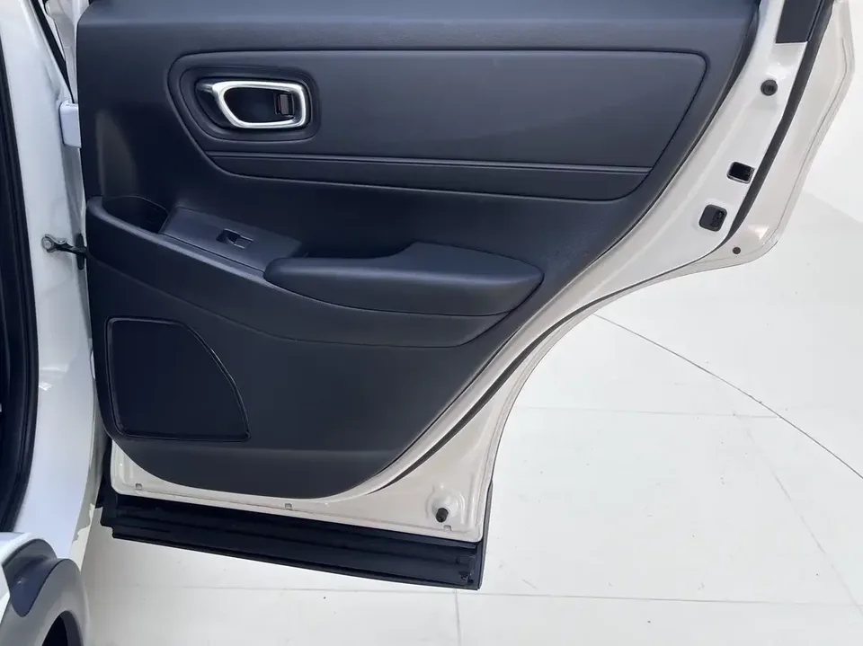 Honda WR-V HondaXR-V 2023 1.5L CVT Heat Wave Edition 2023 — thumbnail 4