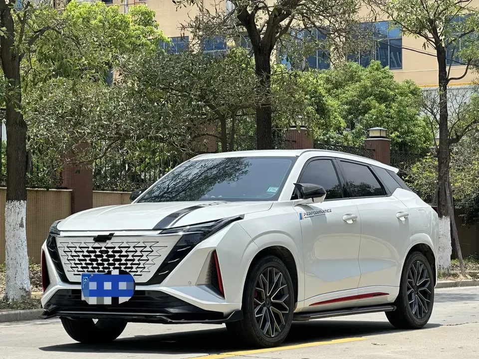 Oshan Changan Auchan Z6 Changan Auchan Z6 2023 Blue Whale 1.5T DCT Smart Cool 2024 — photo 1, buy with delivery to Moscow