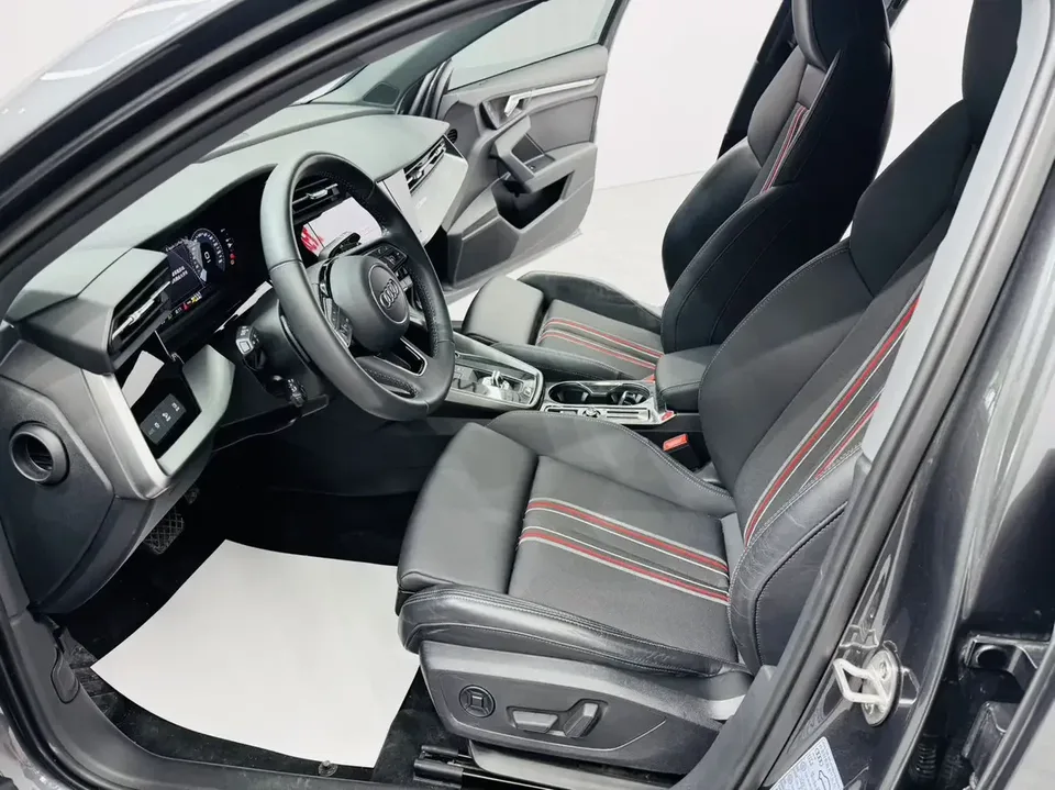 Audi A3 Audi A3 2022 Sportback 35 TFSI Stylish and sporty 2022 — thumbnail 4