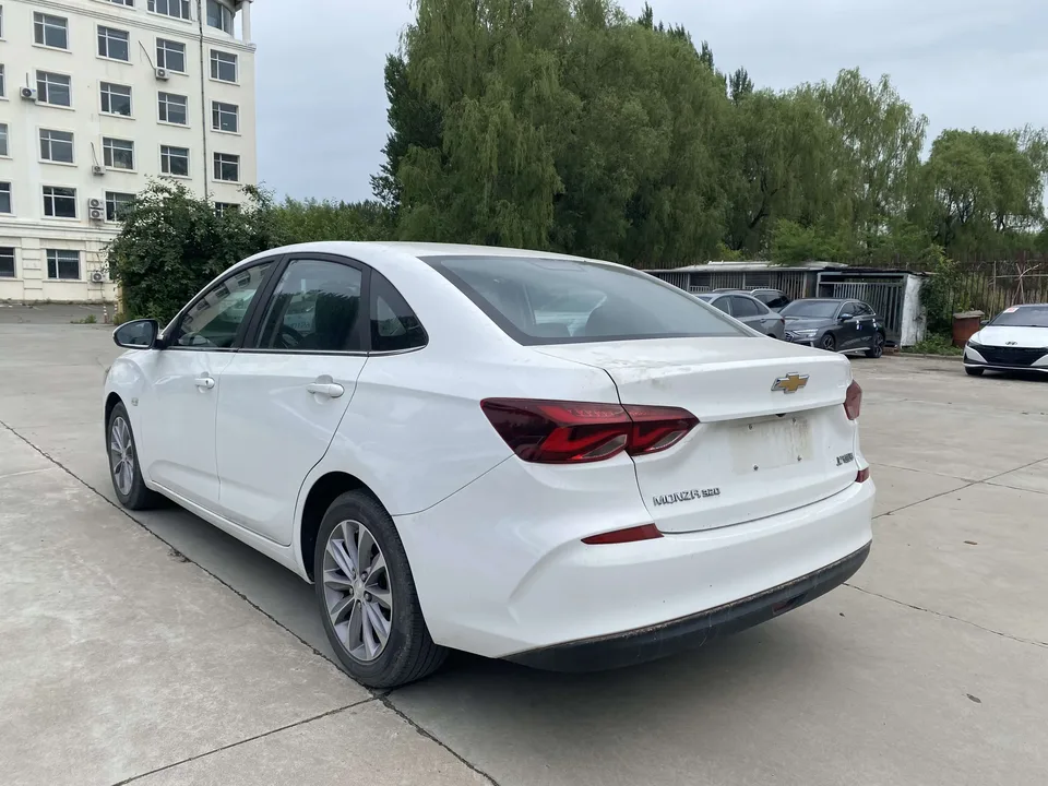 Chevrolet Monza Cruze 2022 320 Automatic Enjoy Sunroof Edition 2022 — thumbnail 4