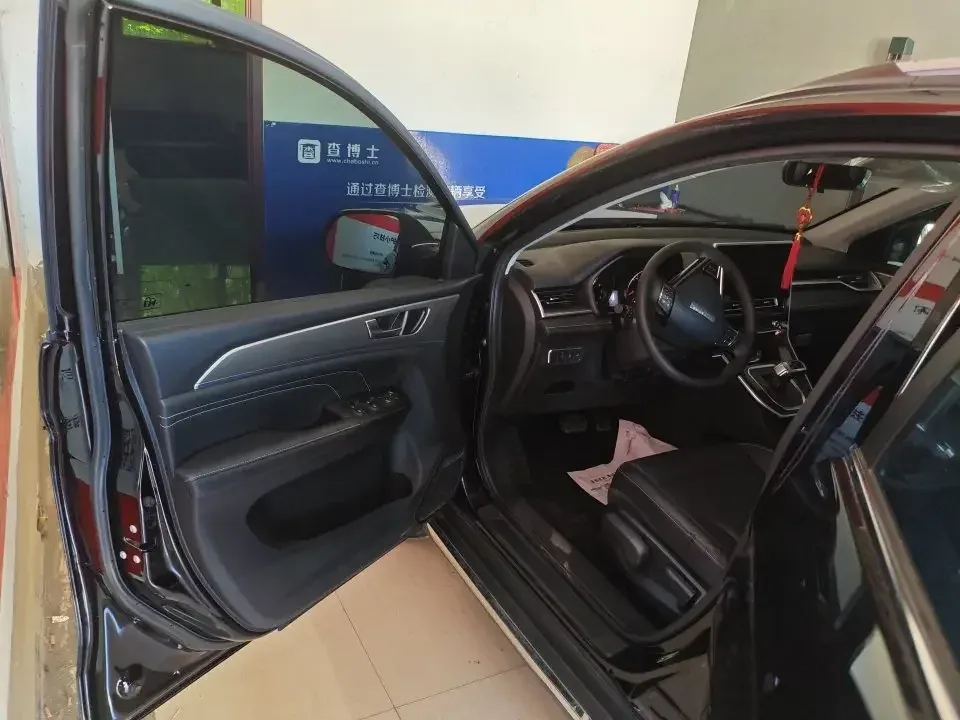 Haval M6 Haval M6 2021 PLUS 1.5T DCT Luxury Intelligent Connection 2023 — thumbnail 5