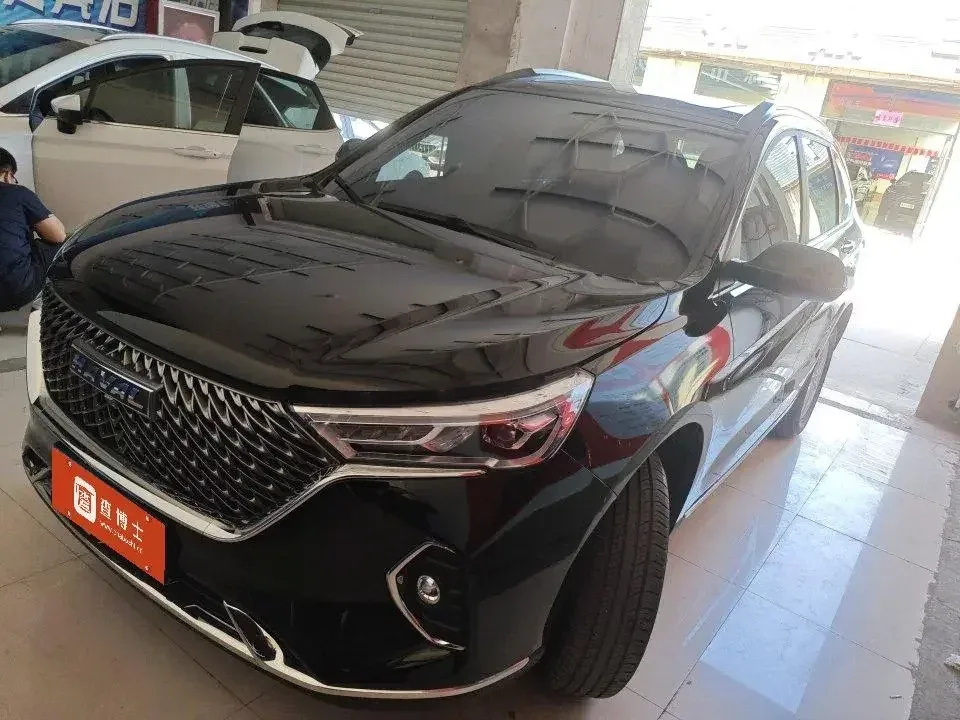 Haval M6 Haval M6 2021 PLUS 1.5T DCT Luxury Intelligent Connection 2023 — photo 1, buy with delivery to Moscow