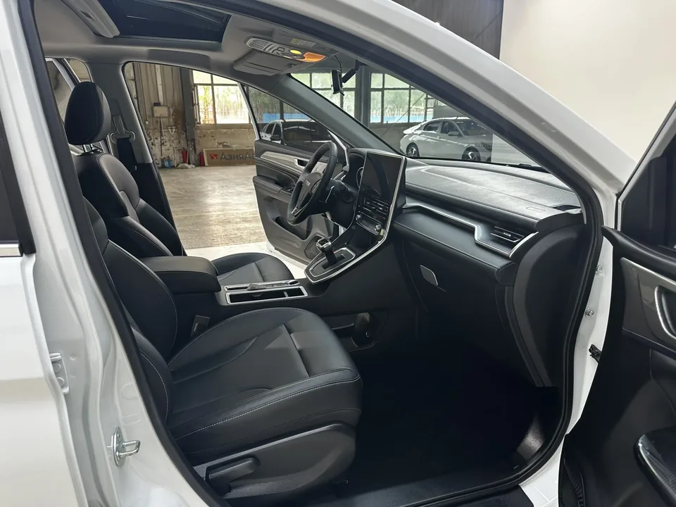 Haval M6 Haval M6 2021 PLUS 1.5T DCT Luxury Intelligent Connection 2022 — thumbnail 4