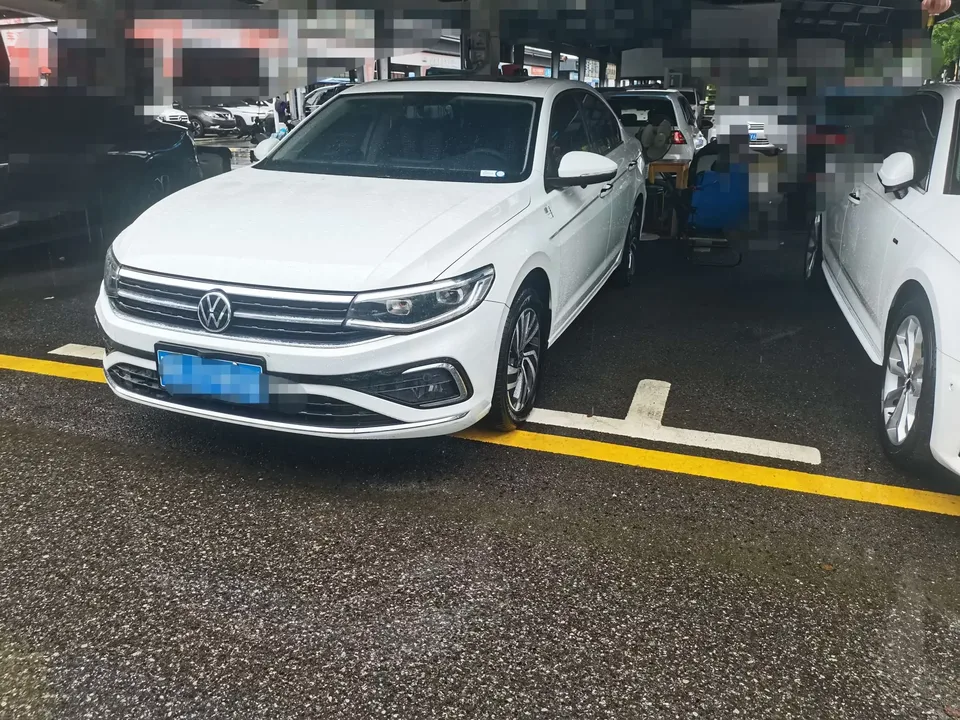 Volkswagen Bora Bora 2023 200TSI DSG Intelligent Driving PRO Edition 2023 — photo 1, buy with delivery to Moscow