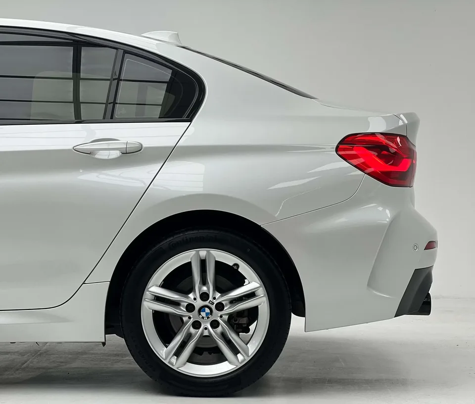 BMW 1 Series BMW 1 Series 2023 120i M Sport Night Edition 2022 — thumbnail 3