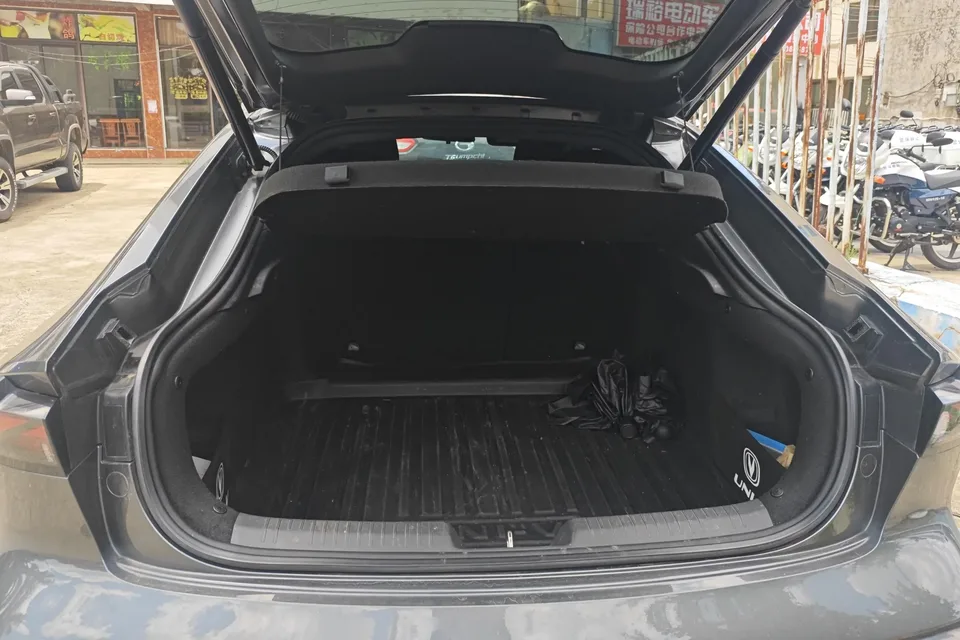 Changan UNI-V Changan UNI-V 2022 1.5T Sports Edition 2022 — миниатюра 5