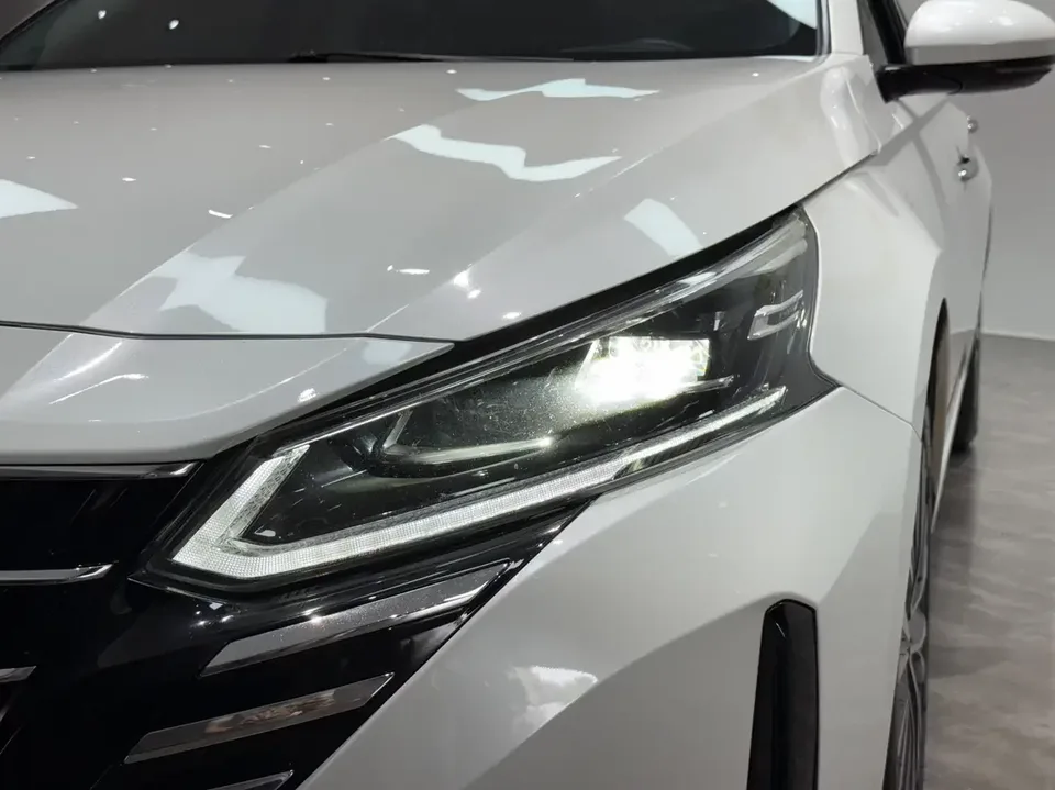 Nissan Altima Sound of nature 2022 2.0L XL-TLS Enjoy Edition 2023 — thumbnail 3