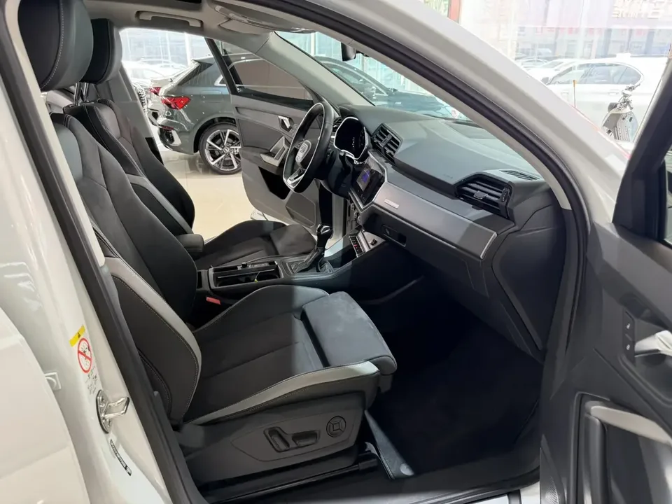 Audi Q3 Audi Q3 2023 35 TFSI Stylish Dynamic 2023 — thumbnail 4
