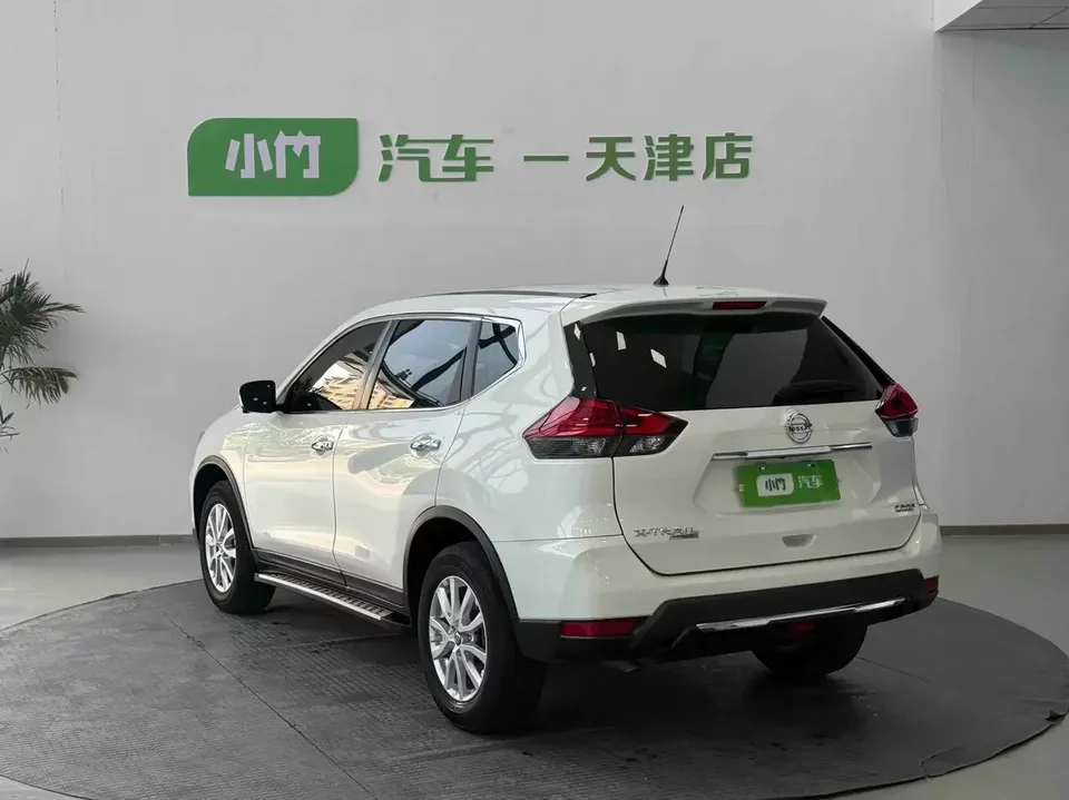 Nissan X-Trail Qijun 2022 2.0L 2WD Smart Connection Comfort Edition 2022 — thumbnail 2
