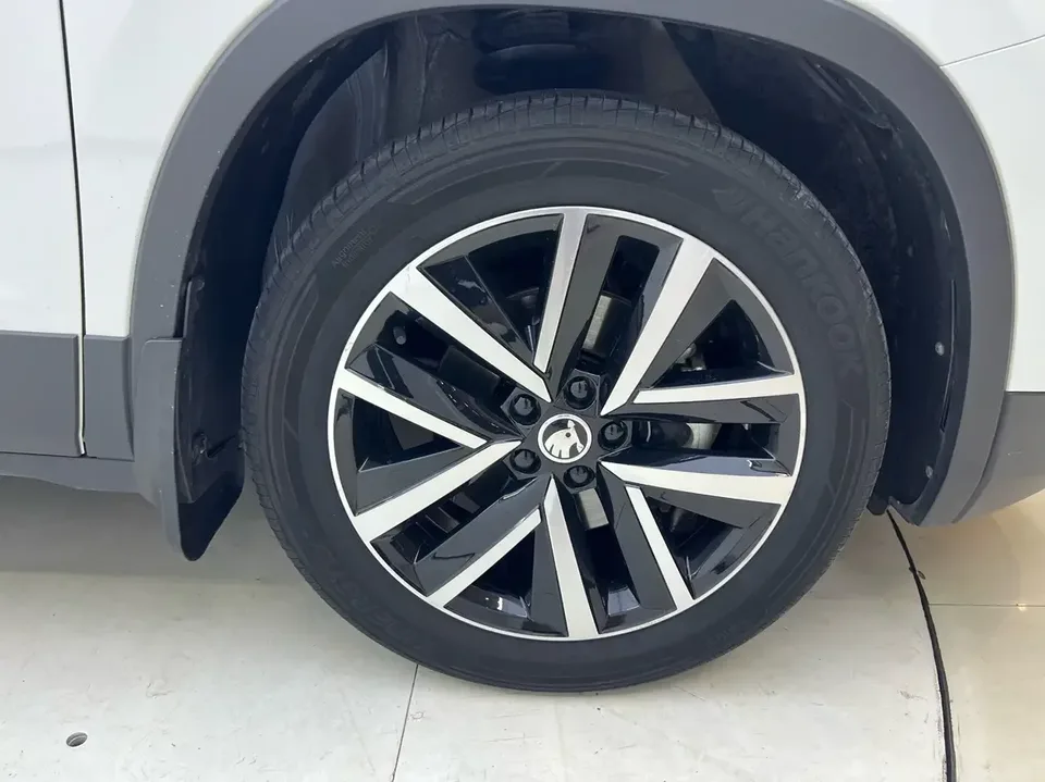 Skoda Comek Comek 2025 1.5L Automatic Comfort Edition 2024 — миниатюра 3