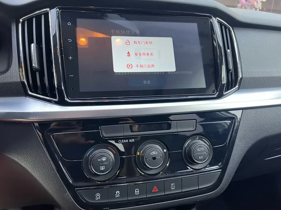 Skoda Comek Comek 2025 1.5L Automatic Comfort Edition 2024 — миниатюра 4