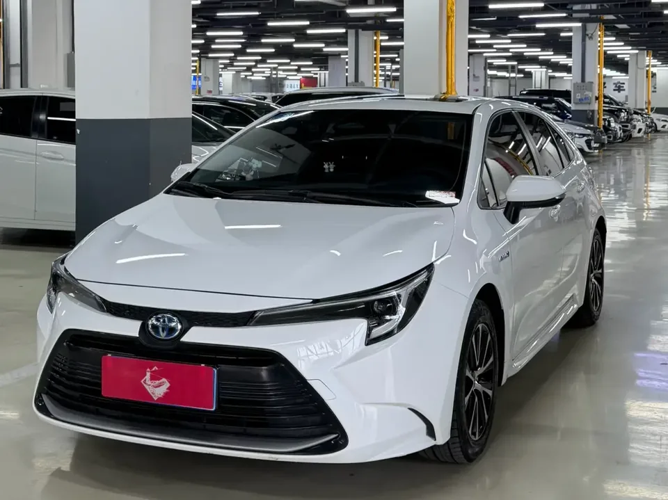 Toyota Levin Lei Ling 2023 Hybrid 1.8L Leading Edition 2024 — photo 1, buy with delivery to Moscow