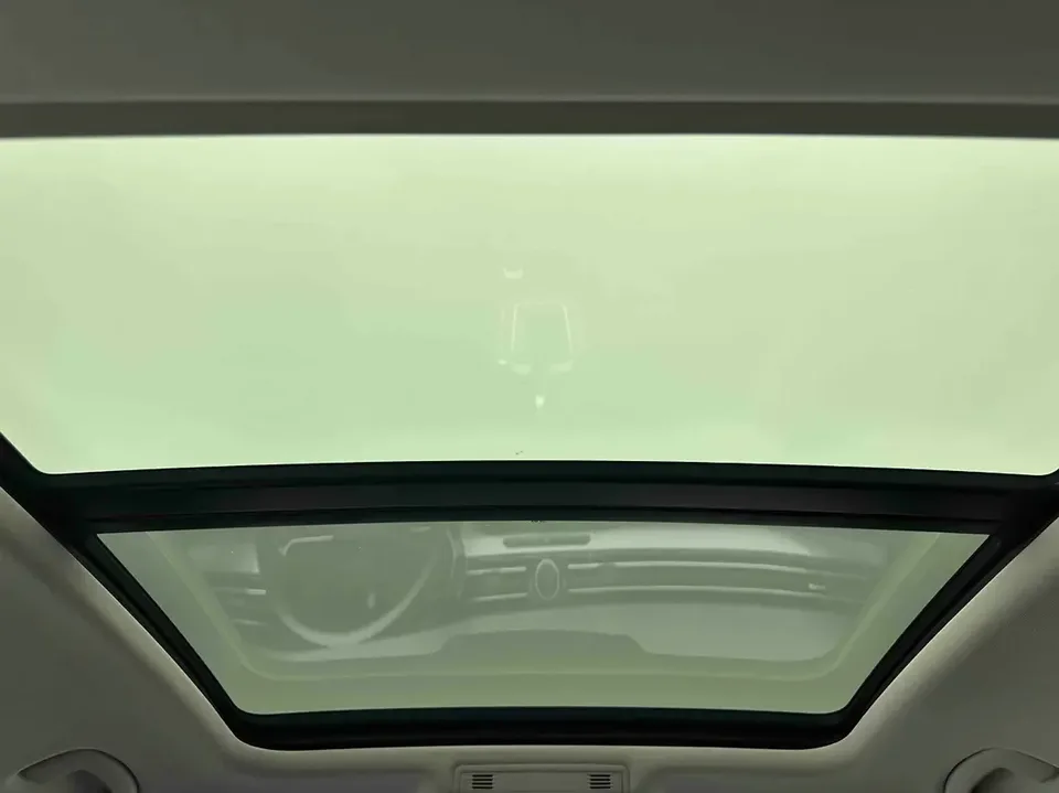 Volkswagen Magotan Magotan 2023 2 millionth anniversary edition 280TSI DSG leading model 2023 — thumbnail 3