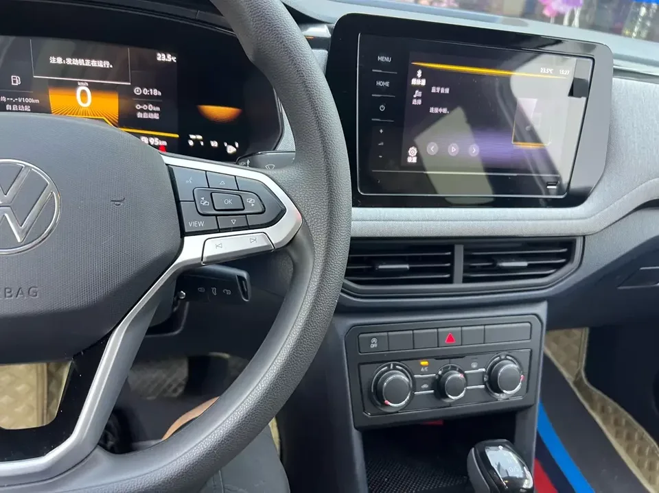 Volkswagen Tharu tuyue 2025 New 1.5L Ruijin Edition 2025 — thumbnail 4