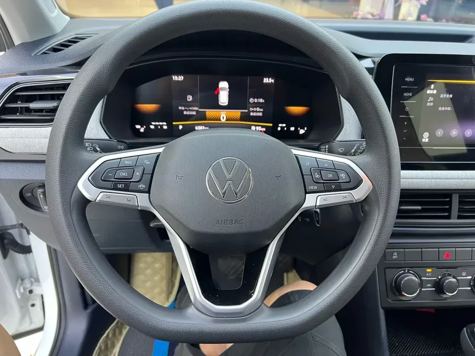 Volkswagen Tharu tuyue 2025 New 1.5L Ruijin Edition 2025 — thumbnail 5
