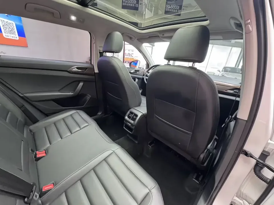 Volkswagen Tharu tuyue 2022 280TSI 2WD Deluxe Edition 2022 — thumbnail 4