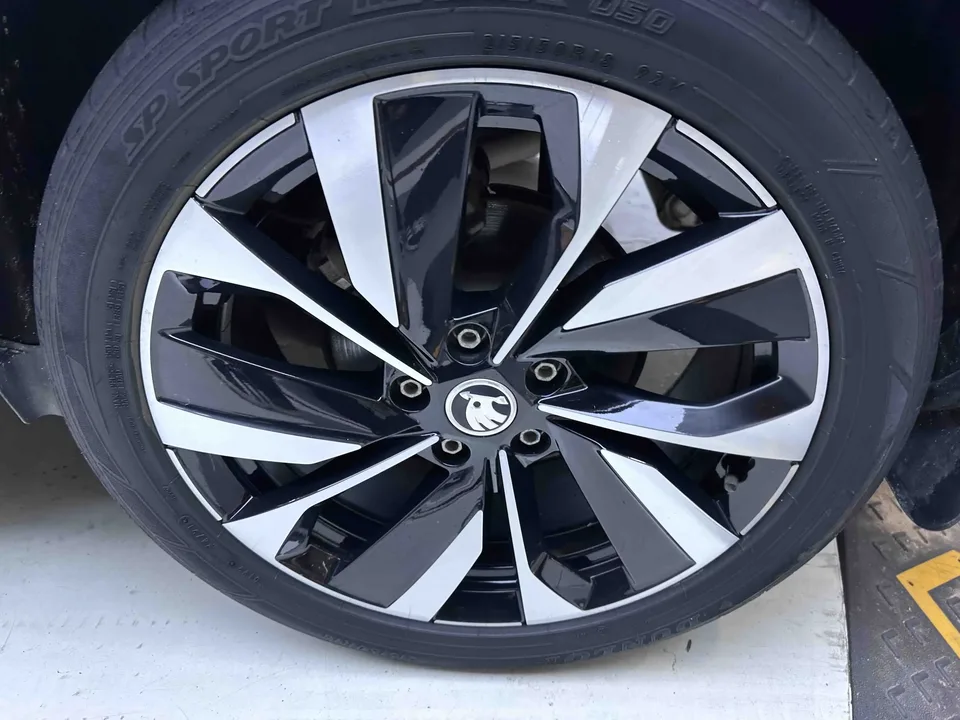 Skoda Karoq Korok 2022 TSI280 Premium Edition 2022 — thumbnail 3