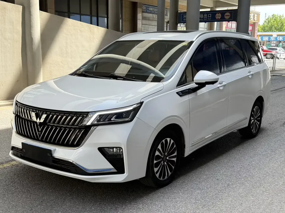Wuling Jiachen Wuling Jiachen 2022 1.5T CVT Premium Flagship Model 2022 — photo 1, buy with delivery to Moscow