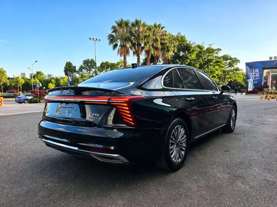 Hongqi H5 Hongqi H5 2024 1.5T DCT Zhilian Qiyue Edition 2024 — thumbnail 2
