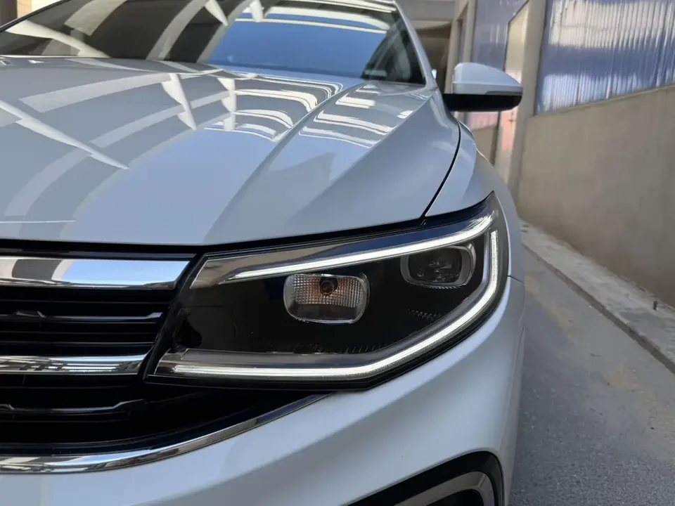 Volkswagen Bora Bora 2023 200TSI DSG Joy Travel PRO Edition 2023 — thumbnail 3