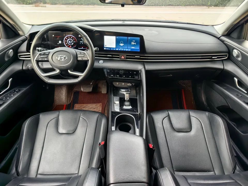 Hyundai Elantra Elantra 2021 1.5L CVT LUX Premium Edition 2022 — thumbnail 3
