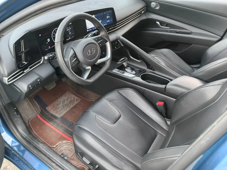 Hyundai Elantra Elantra 2021 1.5L CVT LUX Premium Edition 2022 — thumbnail 4