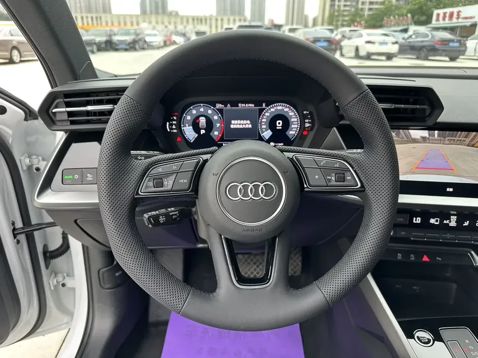 Audi A3 Audi A3 2022 Sportback 35 TFSI Stylish and sporty 2022 — thumbnail 4