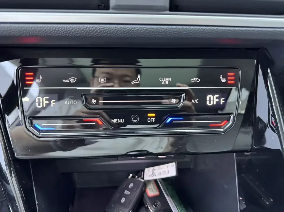 Volkswagen Tayron Tanyue 2023 280TSI 2WD Luxury Plus Advanced Edition 2022 — миниатюра 4