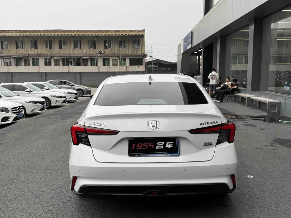 Honda Integra Style 2025 240TURBO CVT Tech Edition 2025 — thumbnail 2
