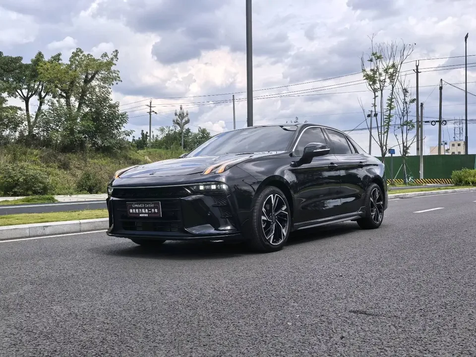 Lynk & Co 03 Lynk & Co 03 2025 1.5TD DCT Champion Edition Pro 2025 — photo 1, buy with delivery to Moscow