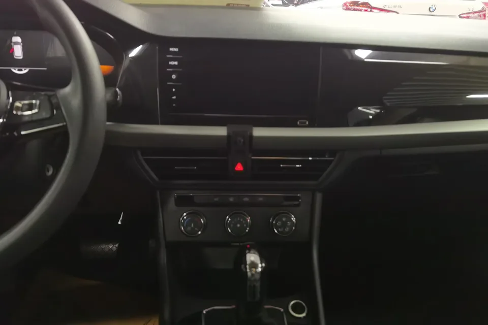 Volkswagen Lavida Lavida 2021 1.5L Automatic Comfort Edition 2022 — миниатюра 2