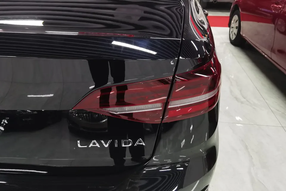 Volkswagen Lavida Lavida 2021 1.5L Automatic Comfort Edition 2022 — миниатюра 3