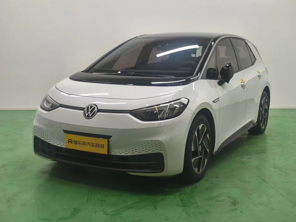 Volkswagen ID.3 Volkswagen ID.3 2023 Upgraded Pure Smart Edition 2023 — photo 1, buy with delivery to Moscow